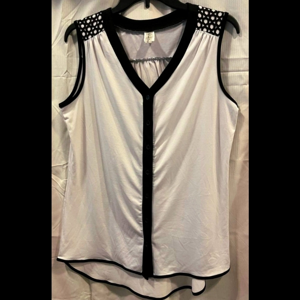 Sleeveless white Blouse Sx L